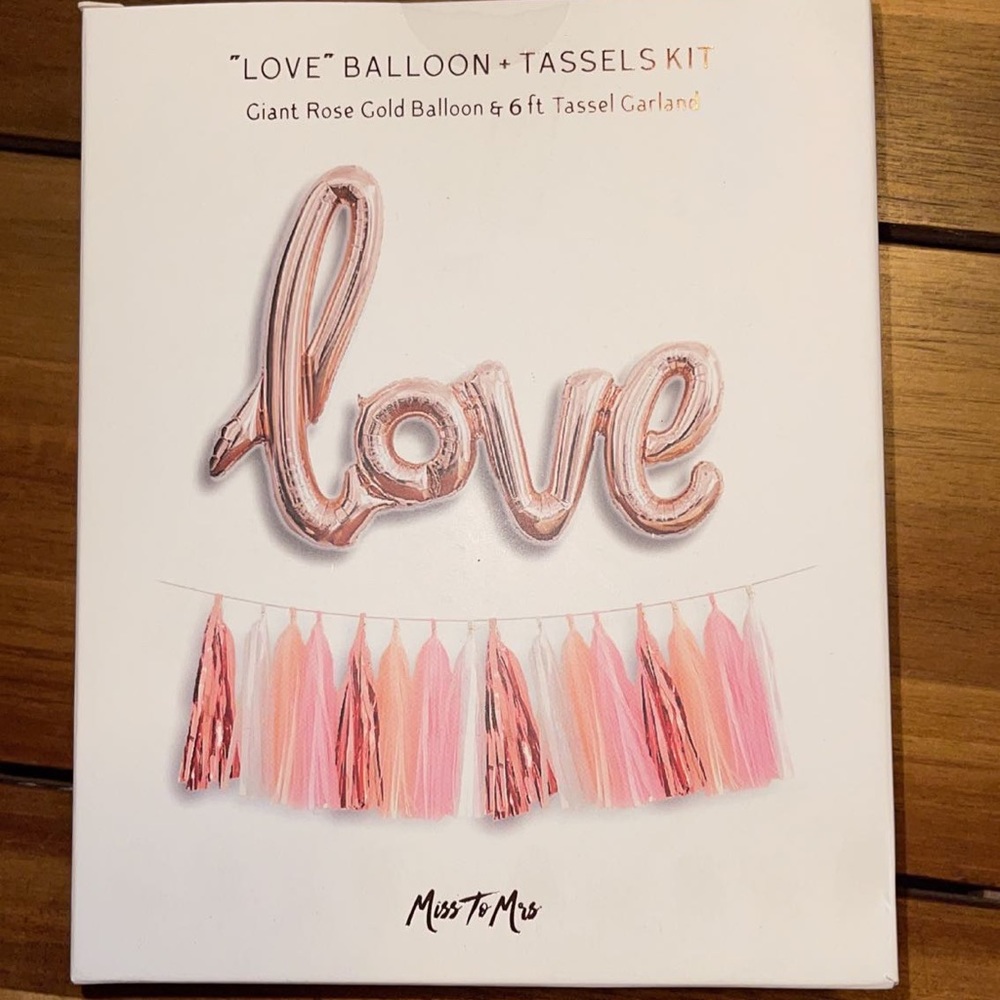 Balloon and tassel kit